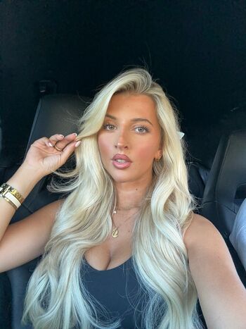 Full leaked Izzytaffs private onlyfans photo