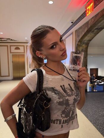 Full leaked Lily rowland private onlyfans photo