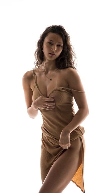 Full leaked Mia wynn private onlyfans photo