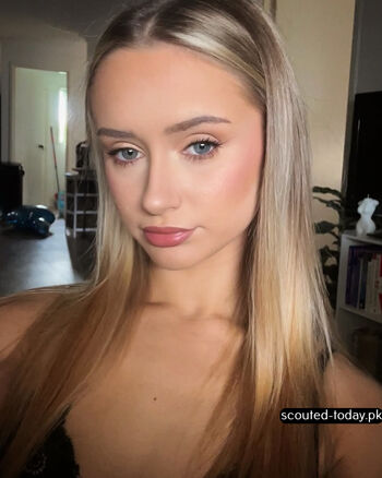 Full leaked Babybear / private onlyfans photo