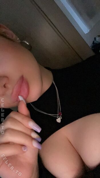Full leaked Yasilisches private onlyfans photo